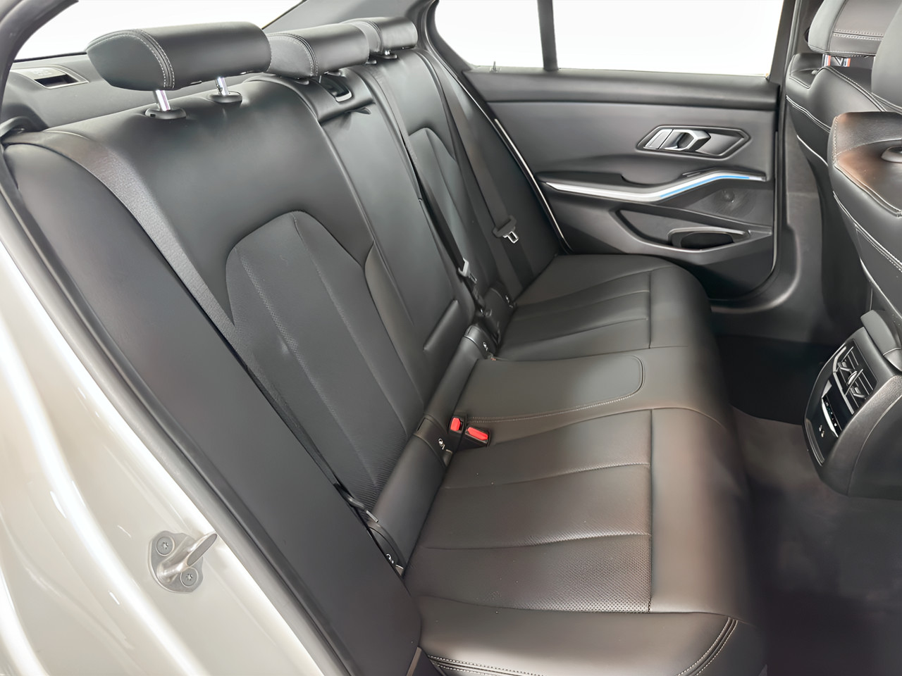 BMW 3 Series 320i M SPORT A/T