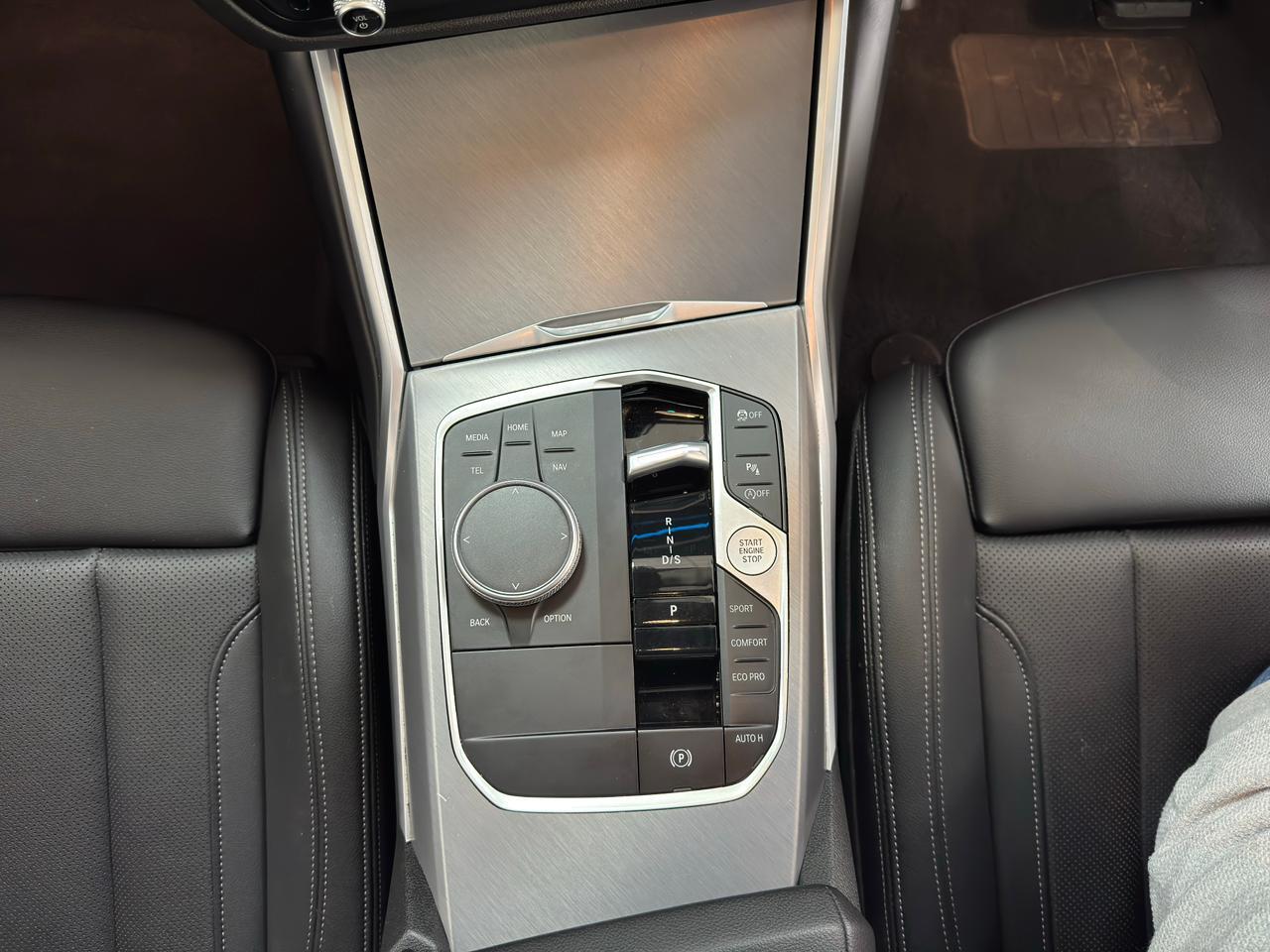 BMW 3 Series 320i M SPORT A/T
