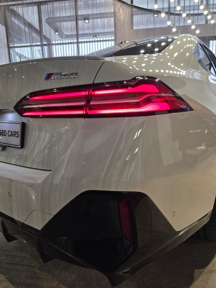 BMW i5 M60 XDRIVE