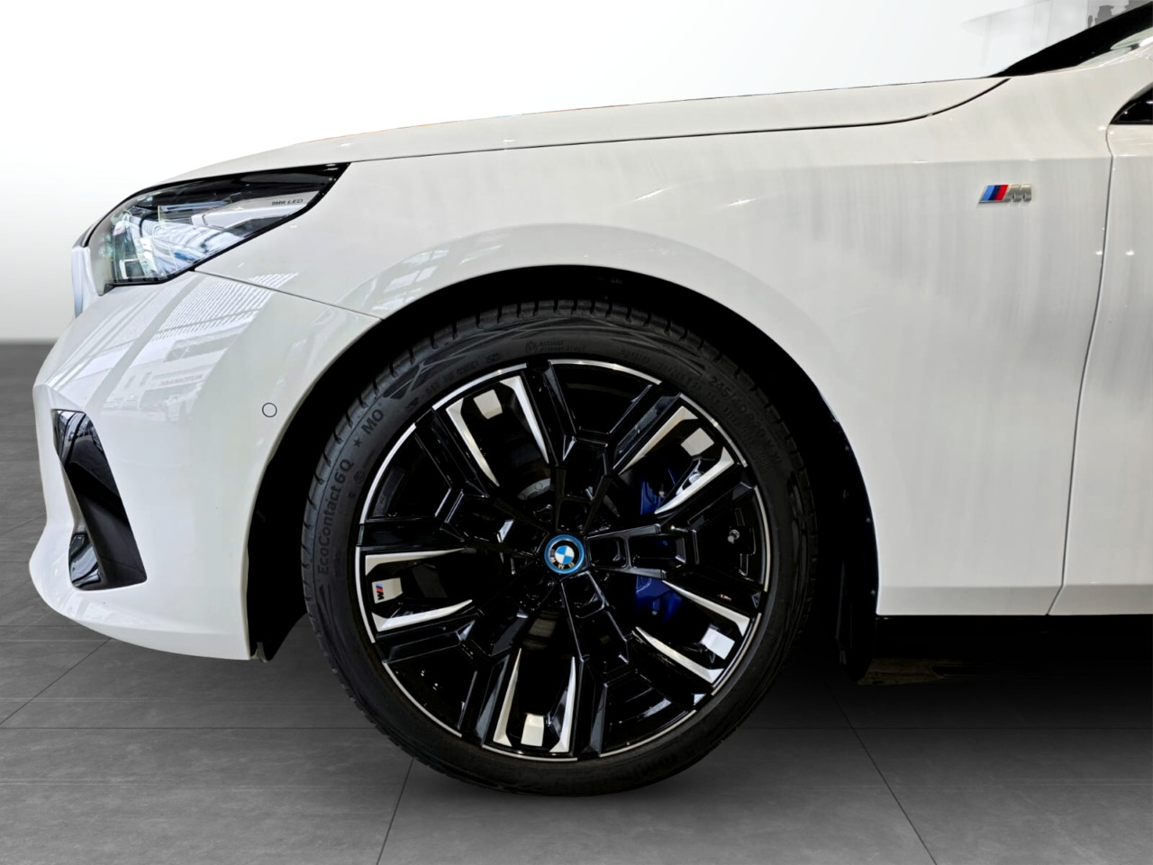 BMW i5 M60 XDRIVE