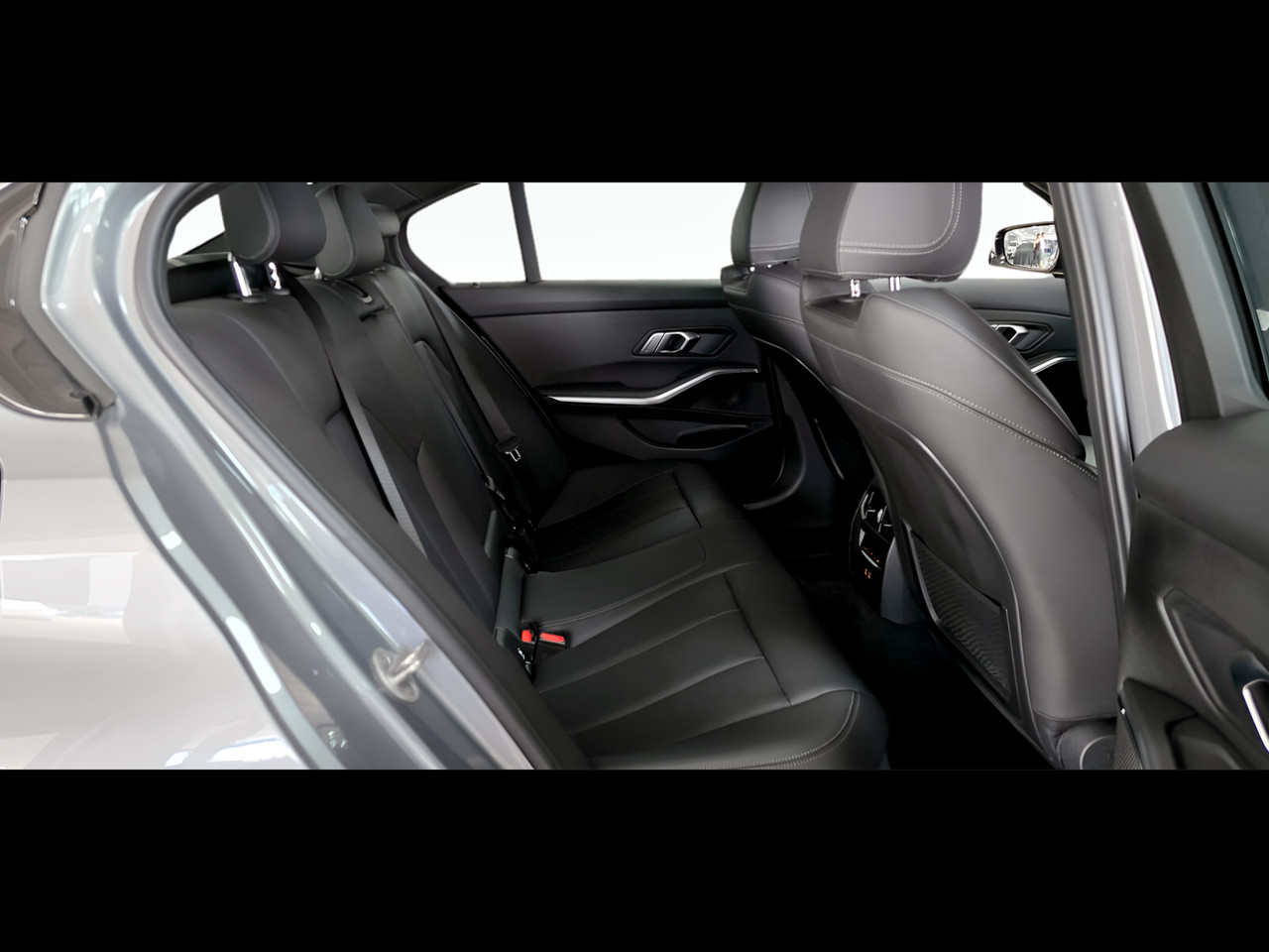 BMW 3 Series 320i M SPORT A/T