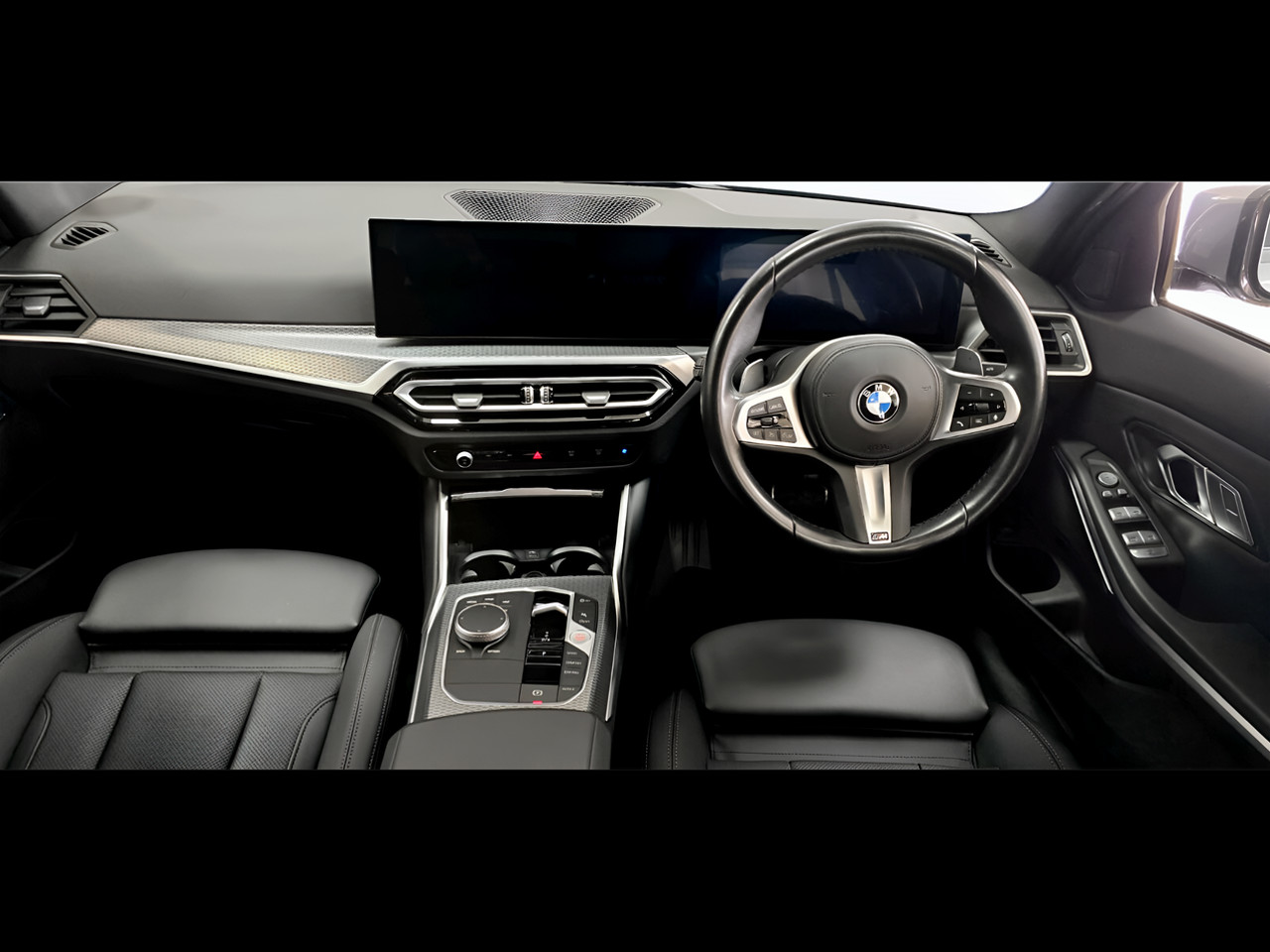 BMW 3 Series 320i M SPORT A/T
