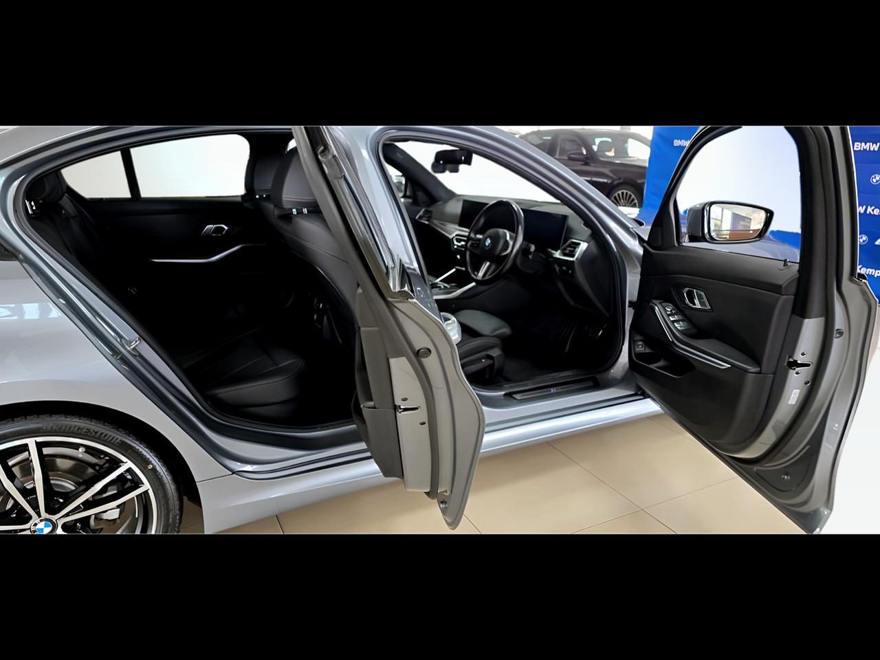 BMW 3 Series 320i M SPORT A/T