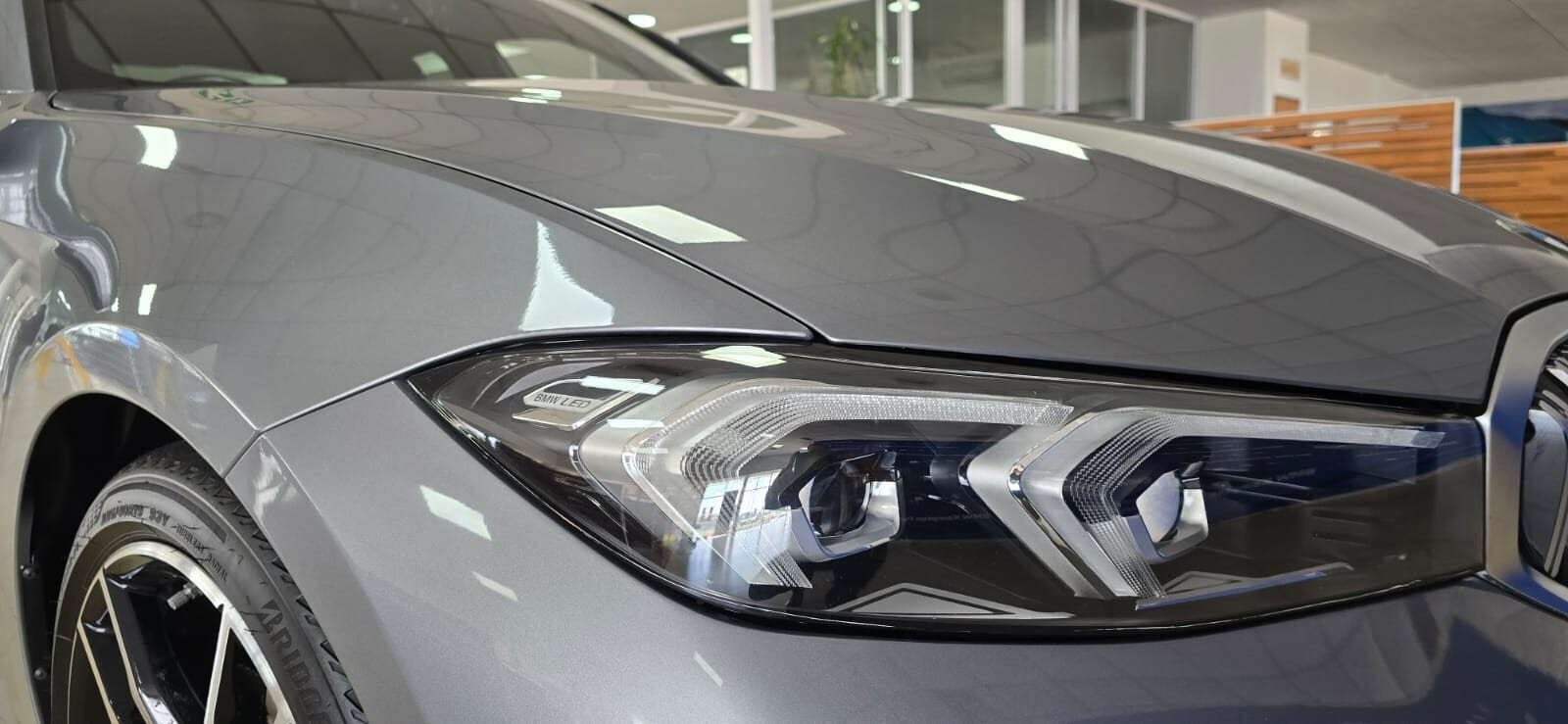 BMW 3 Series 320i M SPORT A/T