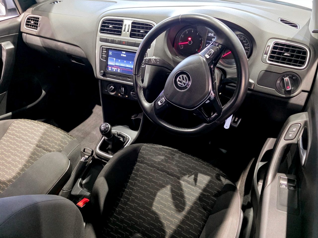 Volkswagen POLO VIVO HATCH 1.6 MAXX