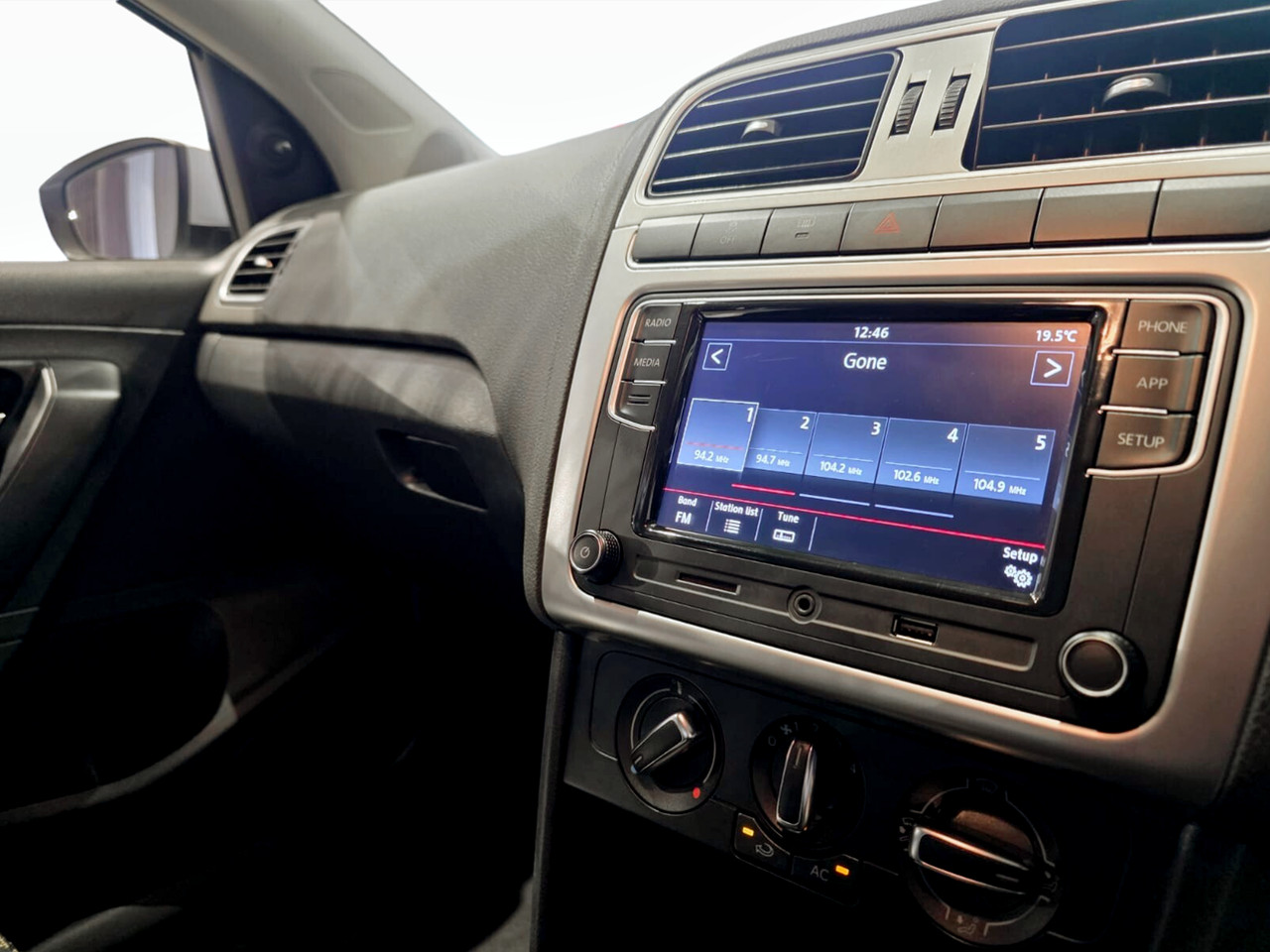 Volkswagen POLO VIVO HATCH 1.6 MAXX
