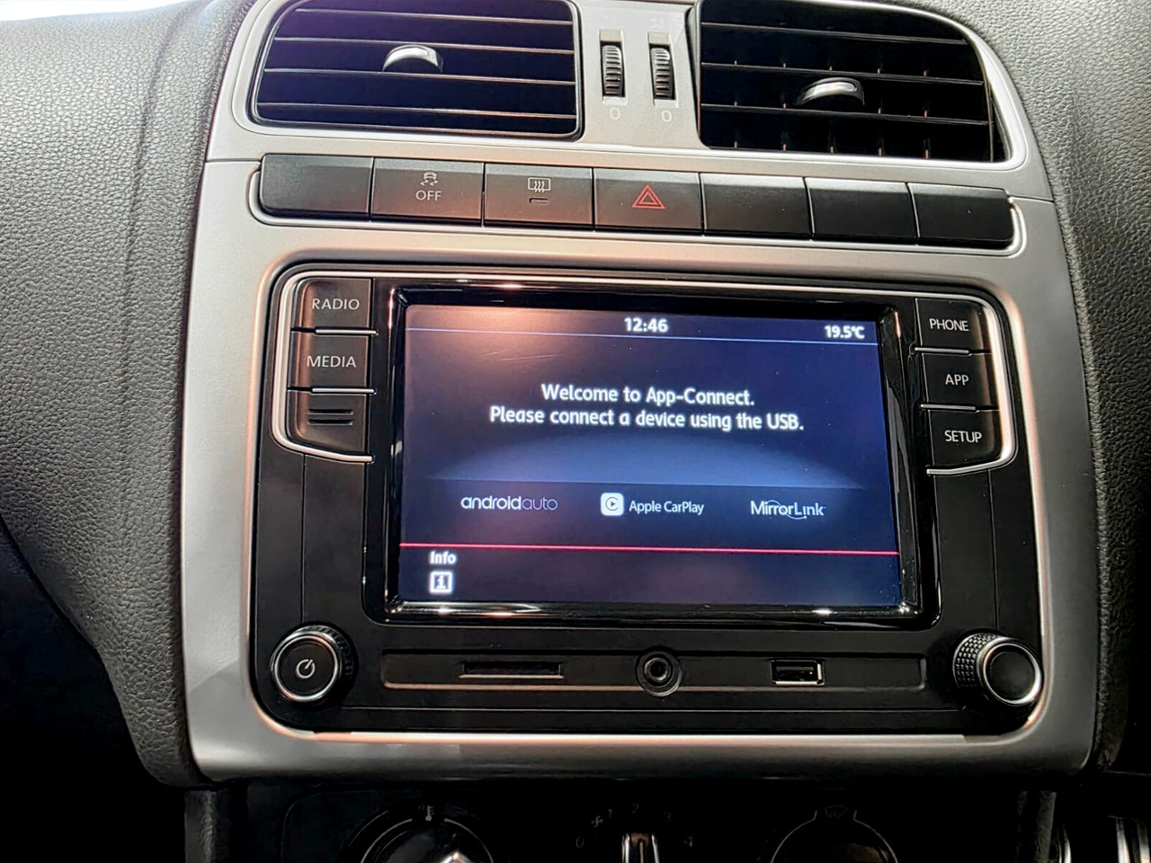 Volkswagen POLO VIVO HATCH 1.6 MAXX