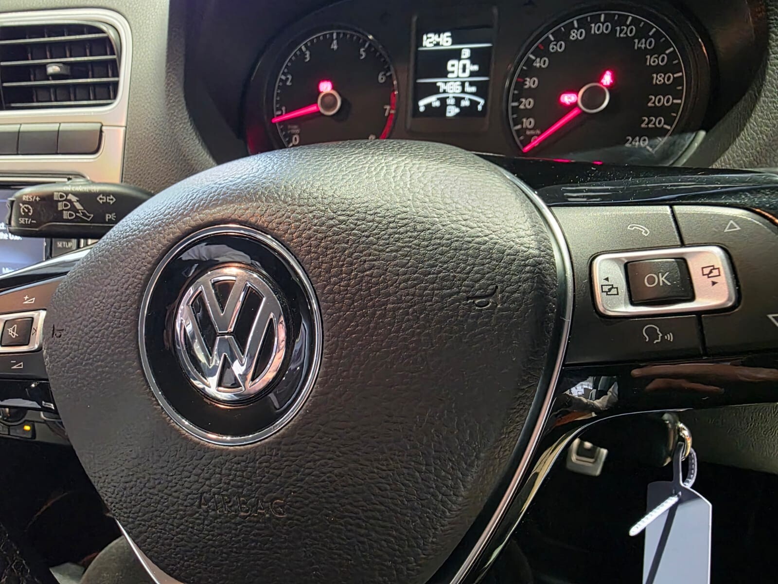 Volkswagen POLO VIVO HATCH 1.6 MAXX