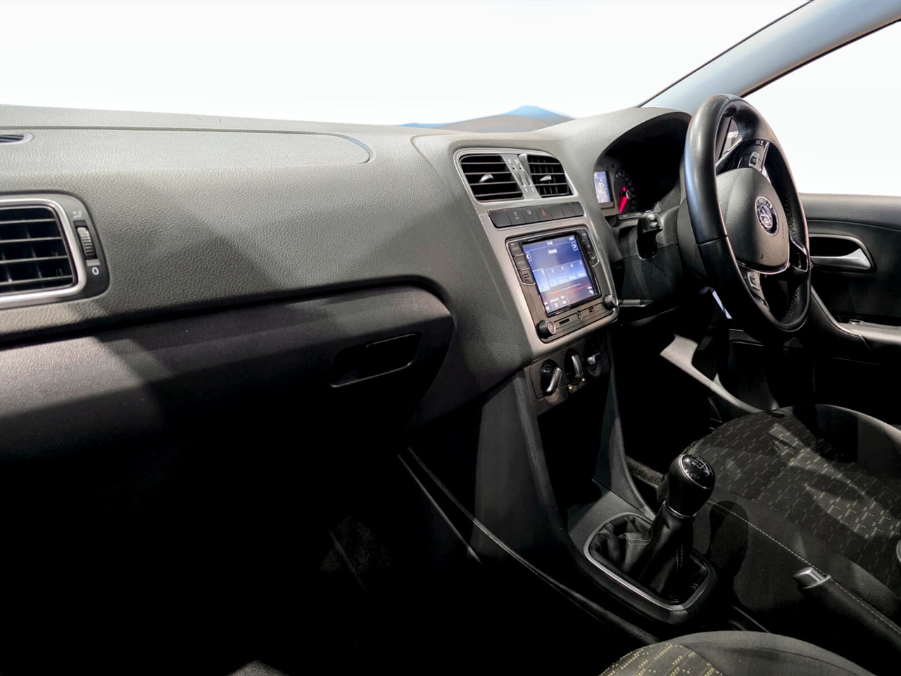 Volkswagen POLO VIVO HATCH 1.6 MAXX