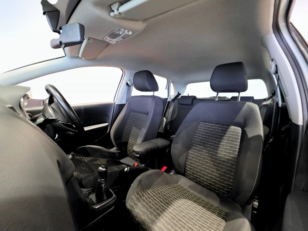 Volkswagen POLO VIVO HATCH 1.6 MAXX