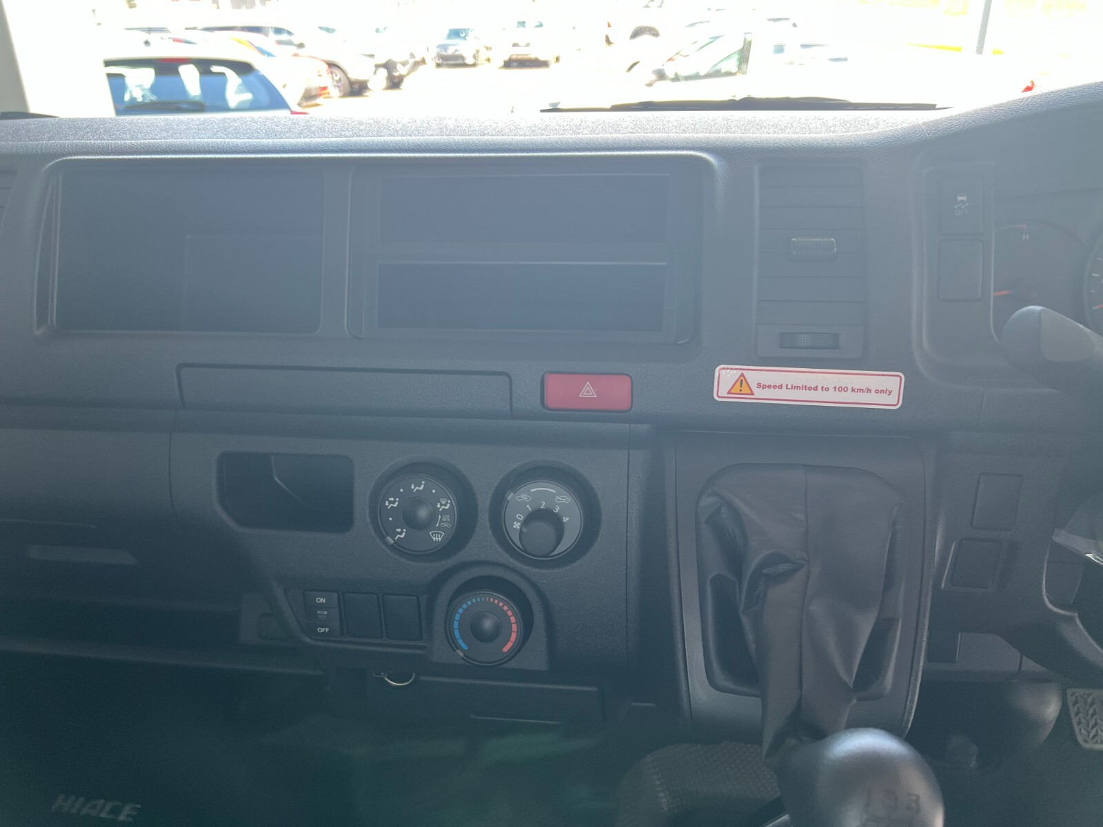 Toyota QUANTUM 2.7 SES-FIKILE