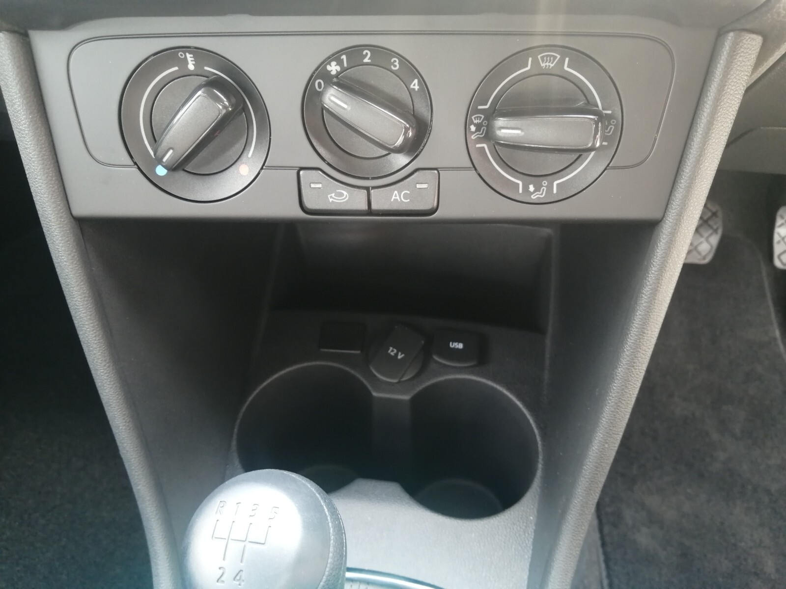 Volkswagen POLO VIVO HATCH 1.4