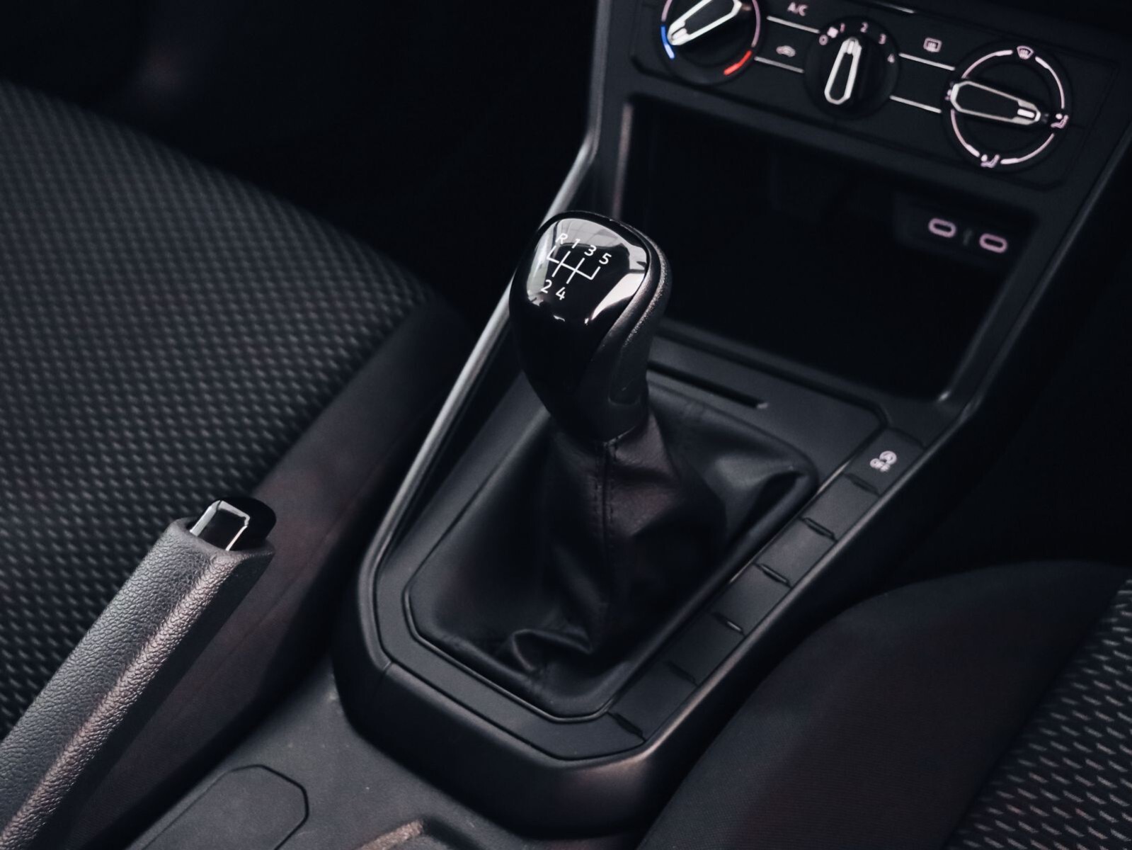 Volkswagen Polo HATCH 1.0TSI 70KW