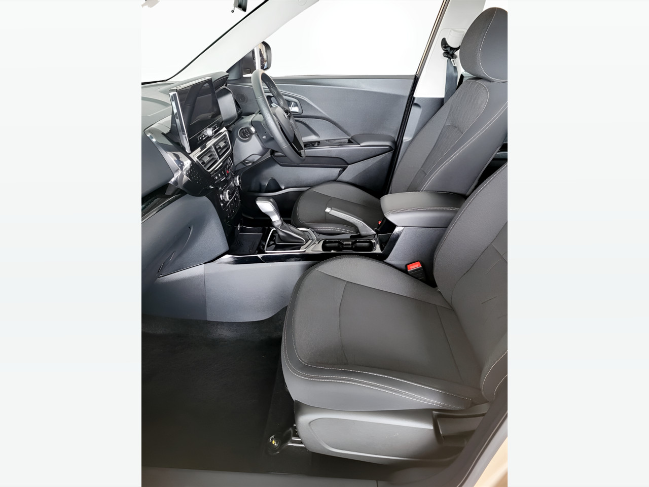 Mahindra XUV 3XO 1.2T AX5 AUTO