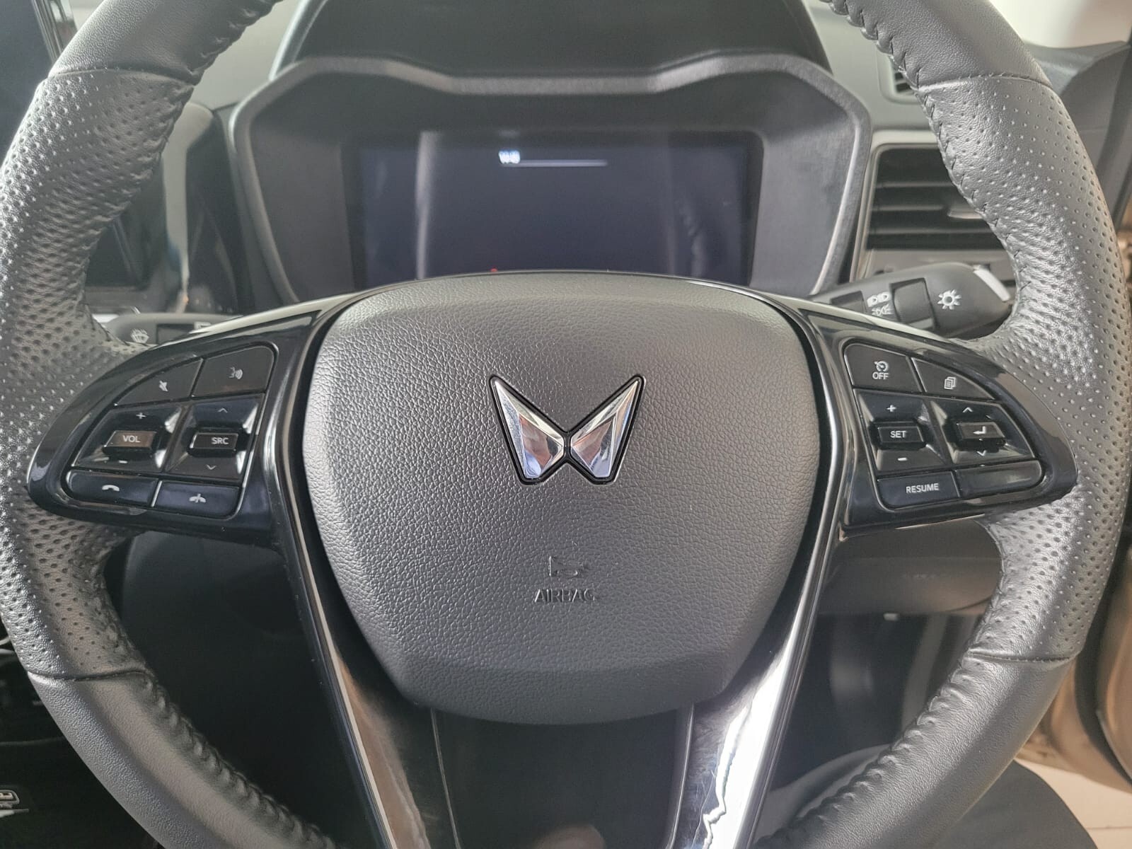 Mahindra XUV 3XO 1.2T AX5 AUTO