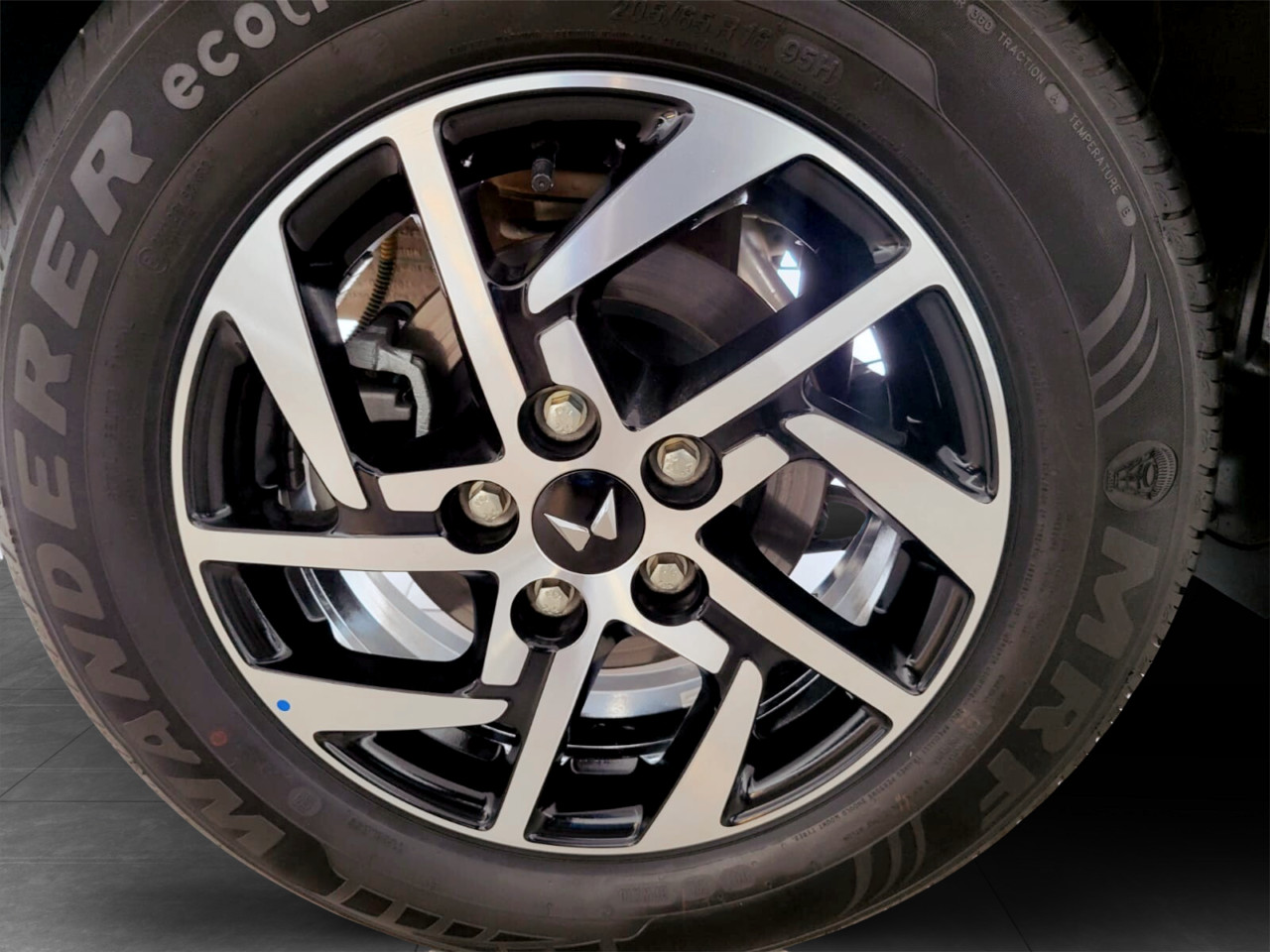 Mahindra XUV 3XO 1.2T AX5 AUTO