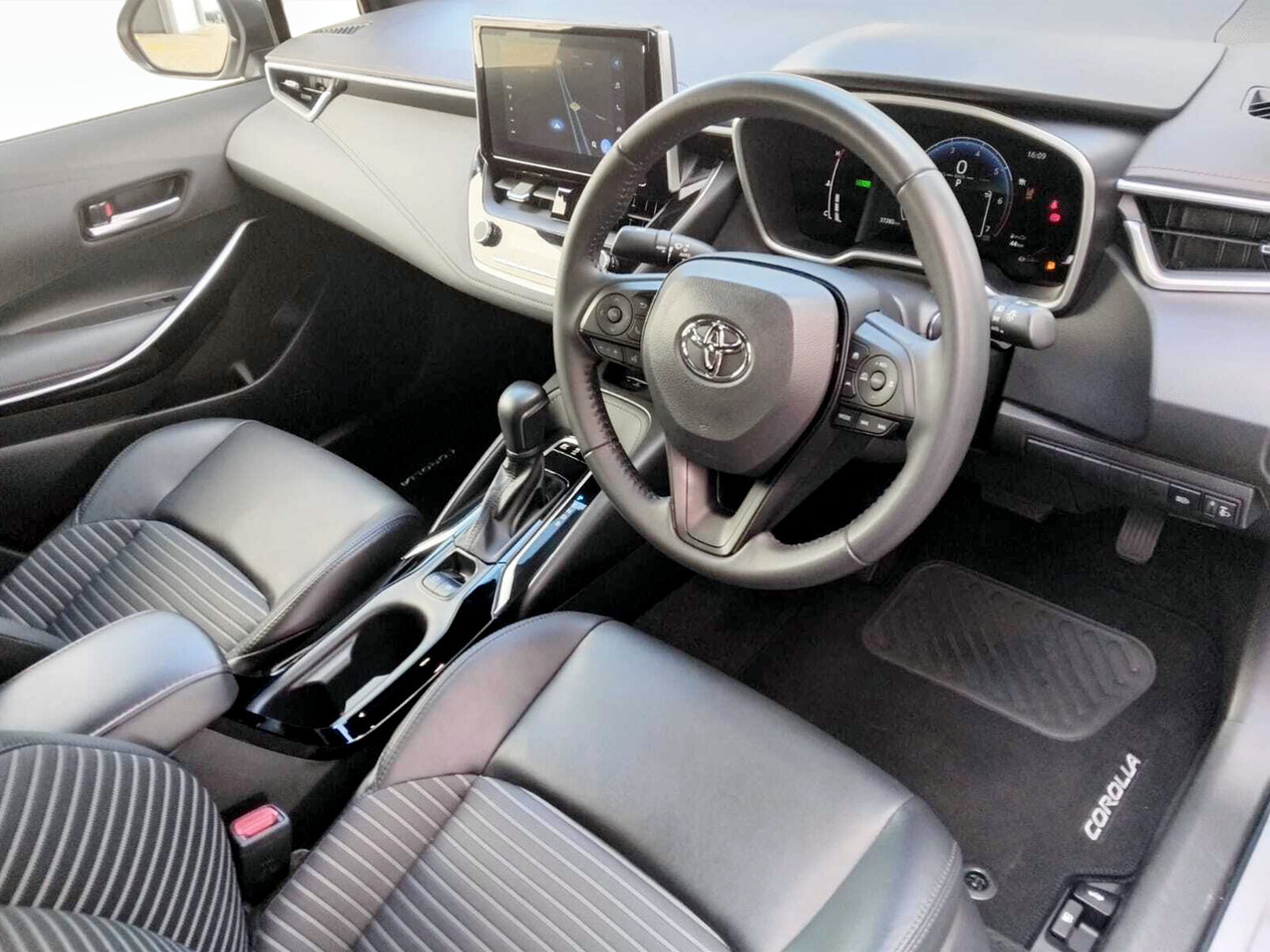 Toyota Corolla 1.8 HYBRID XR