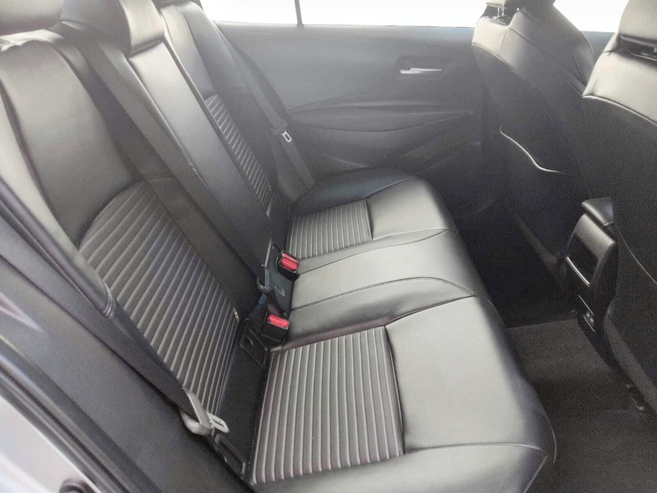 Toyota Corolla 1.8 HYBRID XR