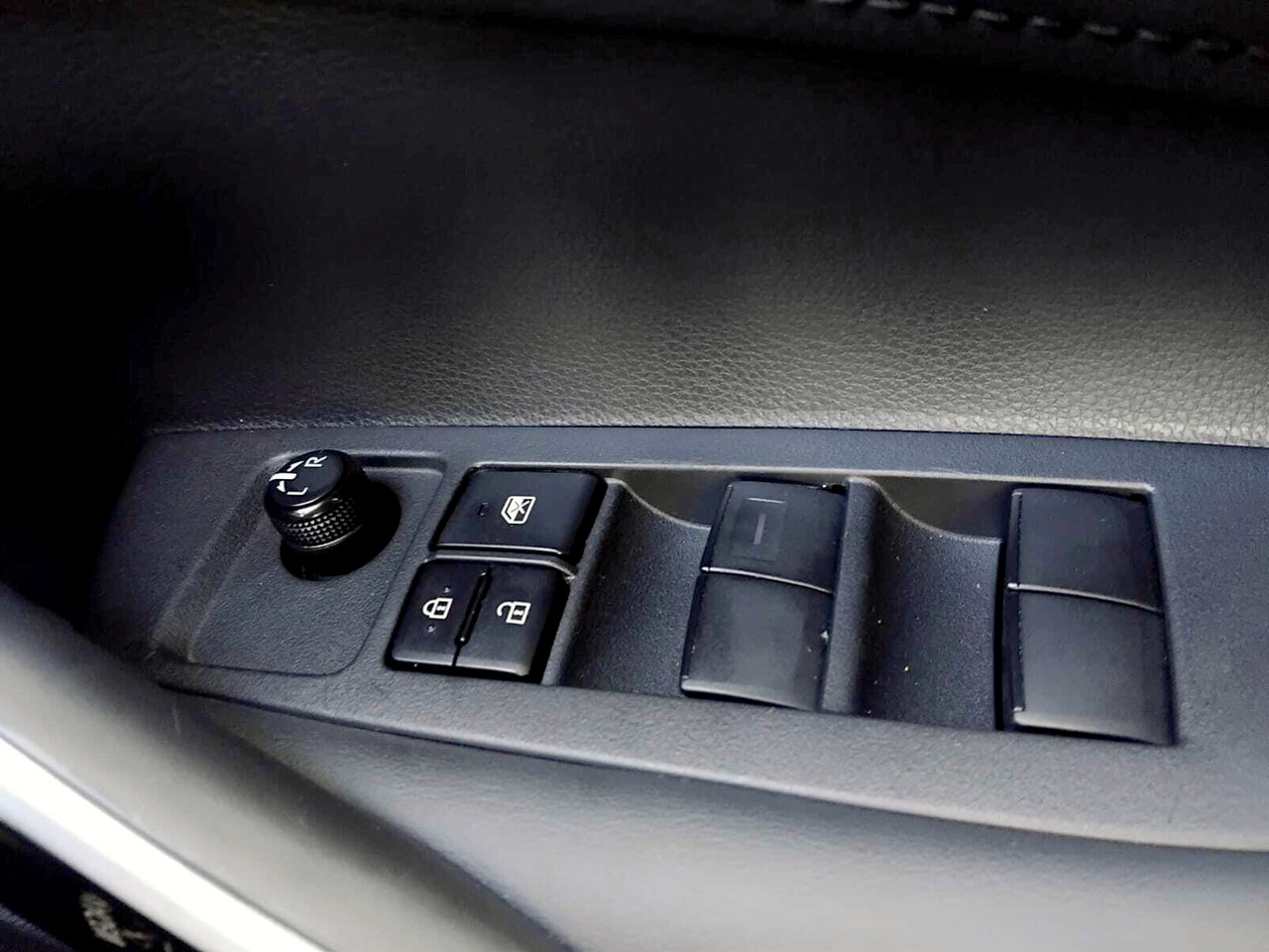 Toyota Corolla 1.8 HYBRID XR