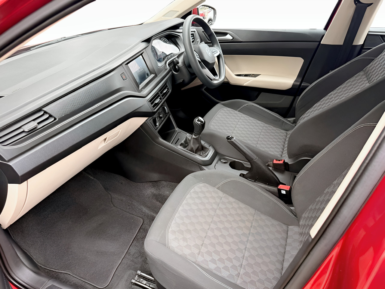 Volkswagen Polo SEDAN 1.6 MANUAL