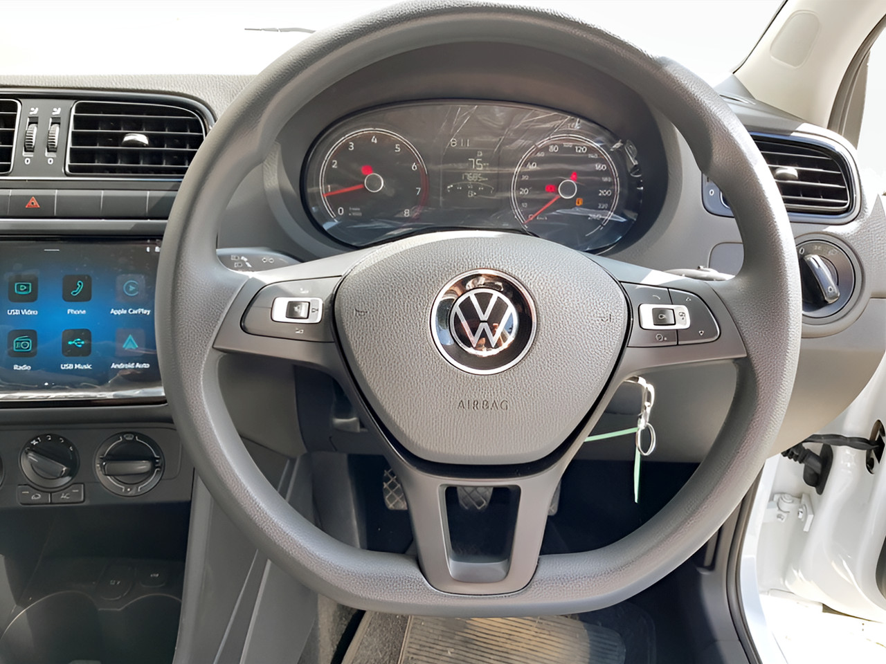 Volkswagen POLO VIVO HATCH 1.4