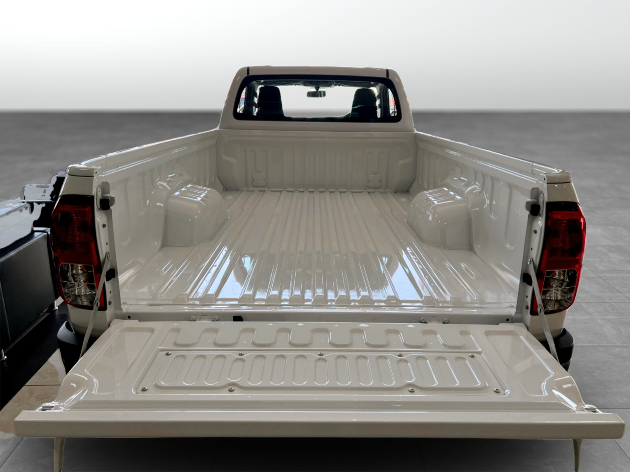 Toyota Hilux 2.4GD-6 SINGLE CAB 4X4 SR