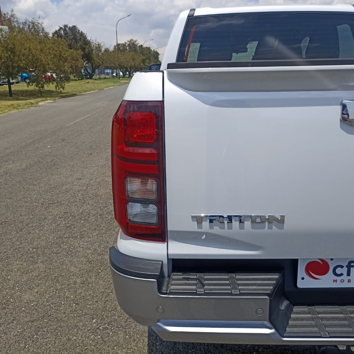 Mitsubishi TRITON 2.4DI-D DOUBLE CAB GLS AUTO