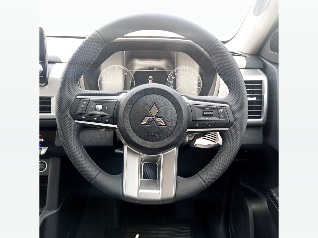 Mitsubishi TRITON 2.4DI-D DOUBLE CAB GLS AUTO