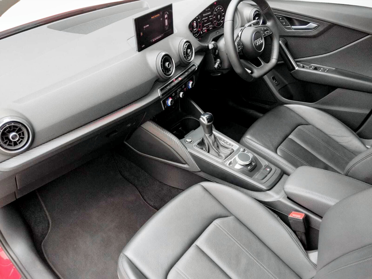 Audi Q2 35TFSI BLACK EDITION