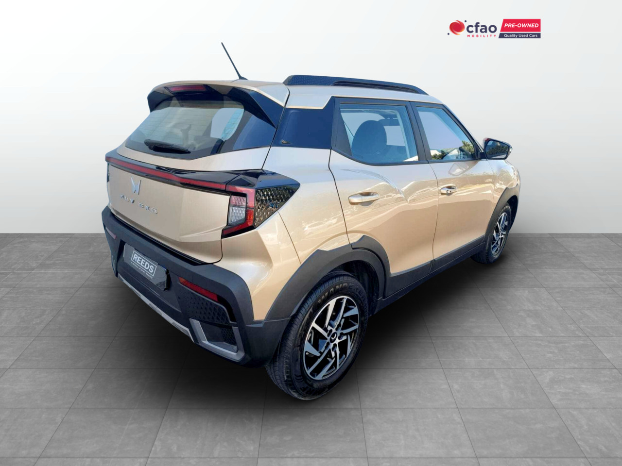Mahindra XUV 3XO 1.2T AX5 AUTO