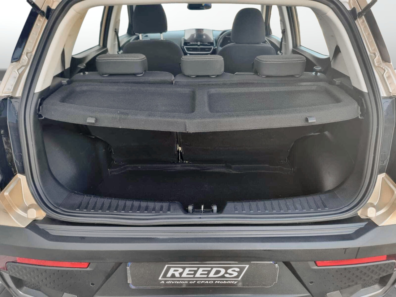 Mahindra XUV 3XO 1.2T AX5 AUTO