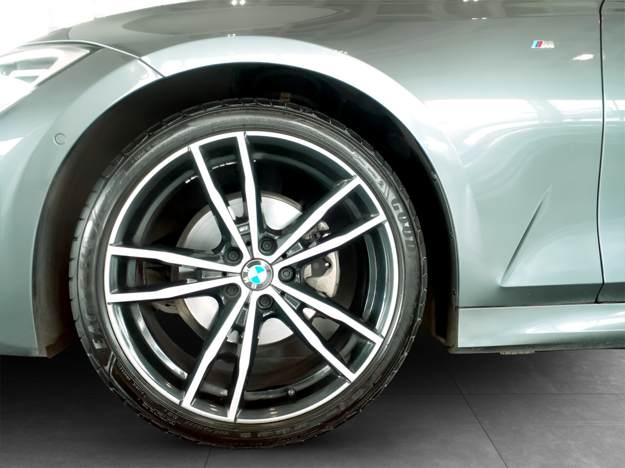 BMW 3 Series 320i M SPORT A/T