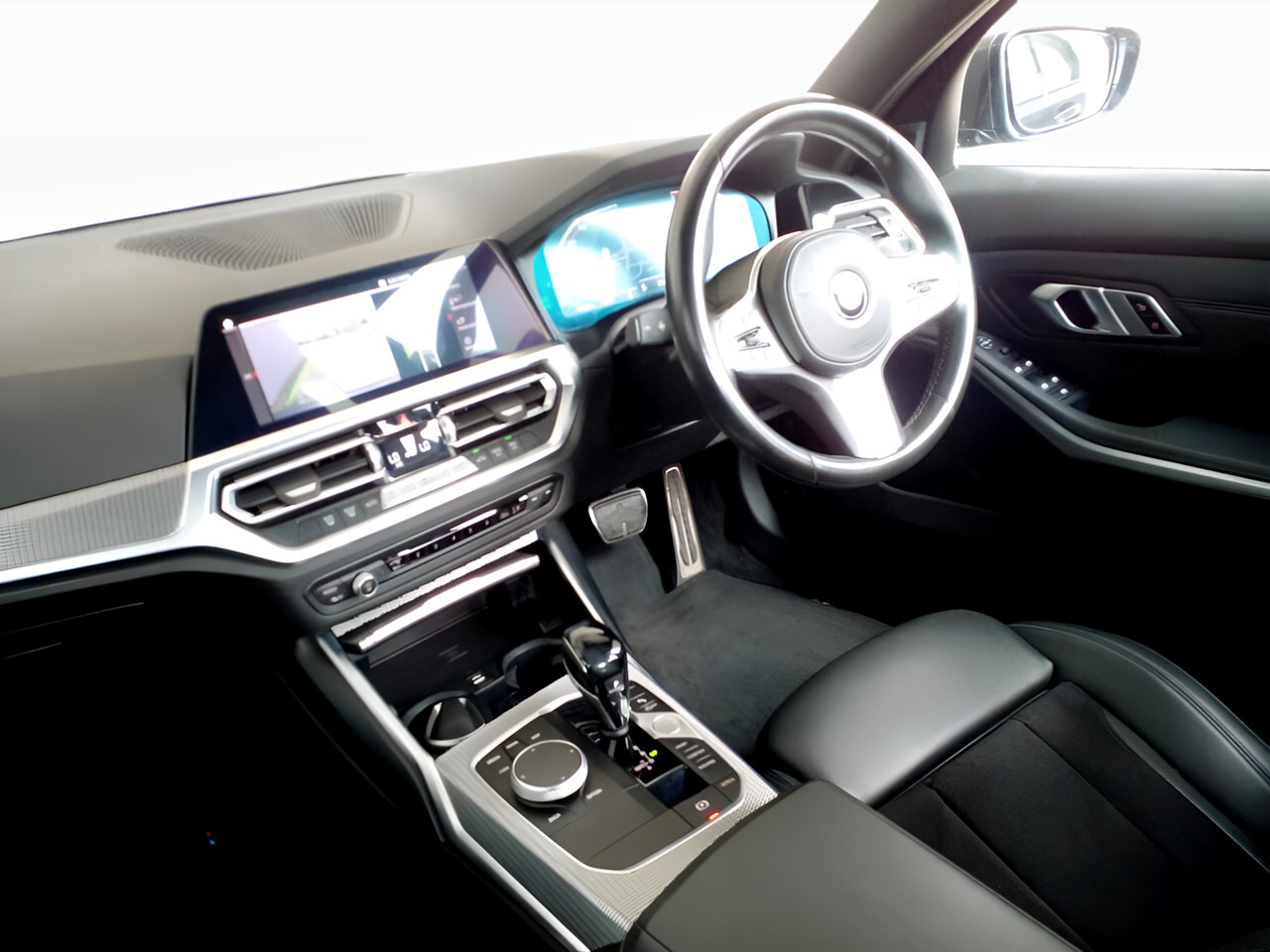 BMW 3 Series 320i M SPORT A/T