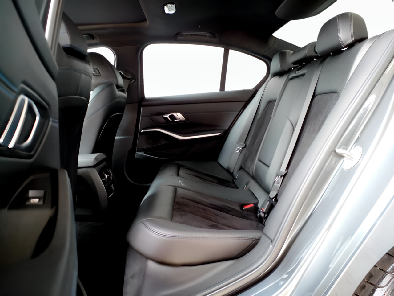 BMW 3 Series 320i M SPORT A/T