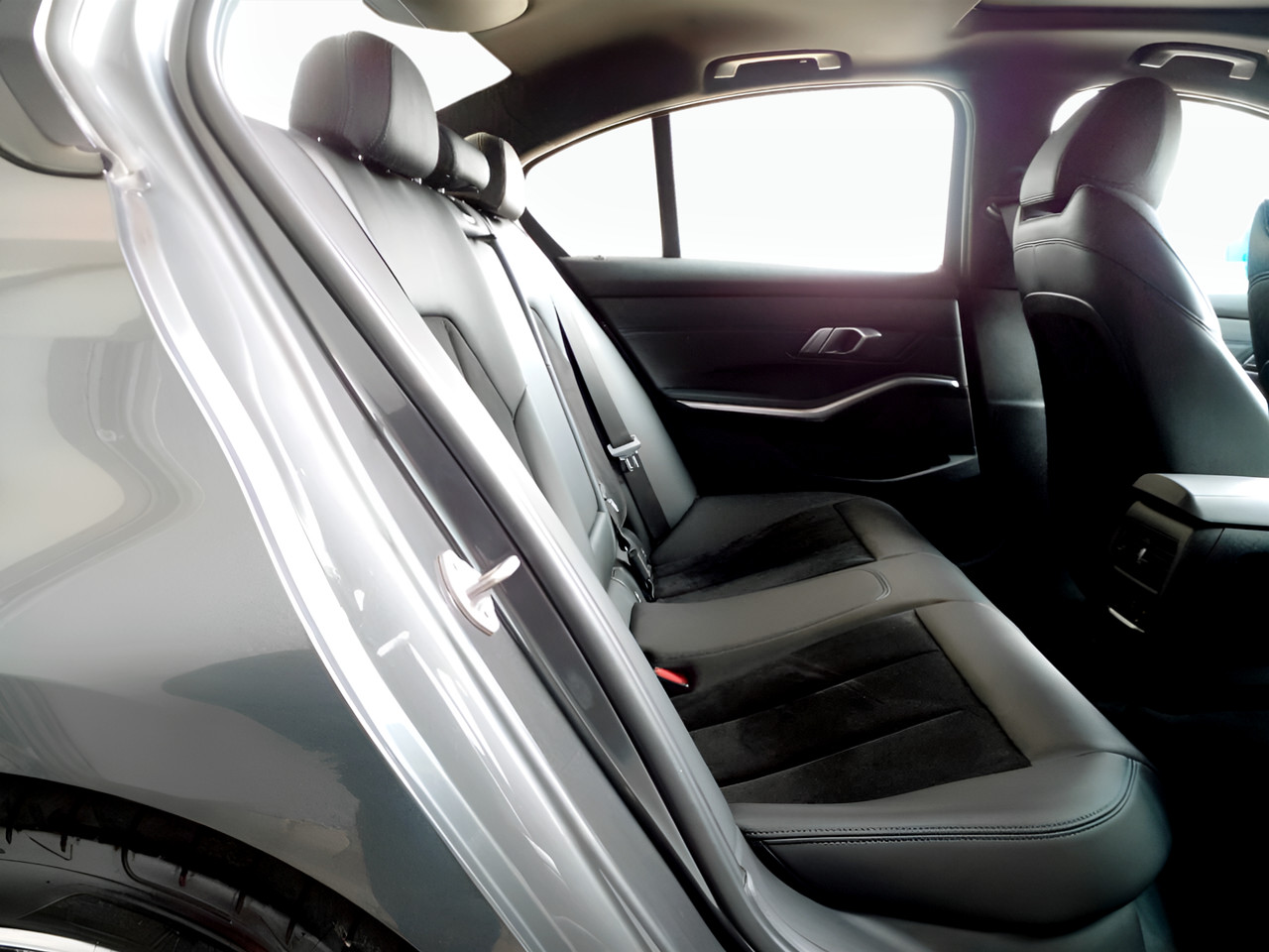 BMW 3 Series 320i M SPORT A/T