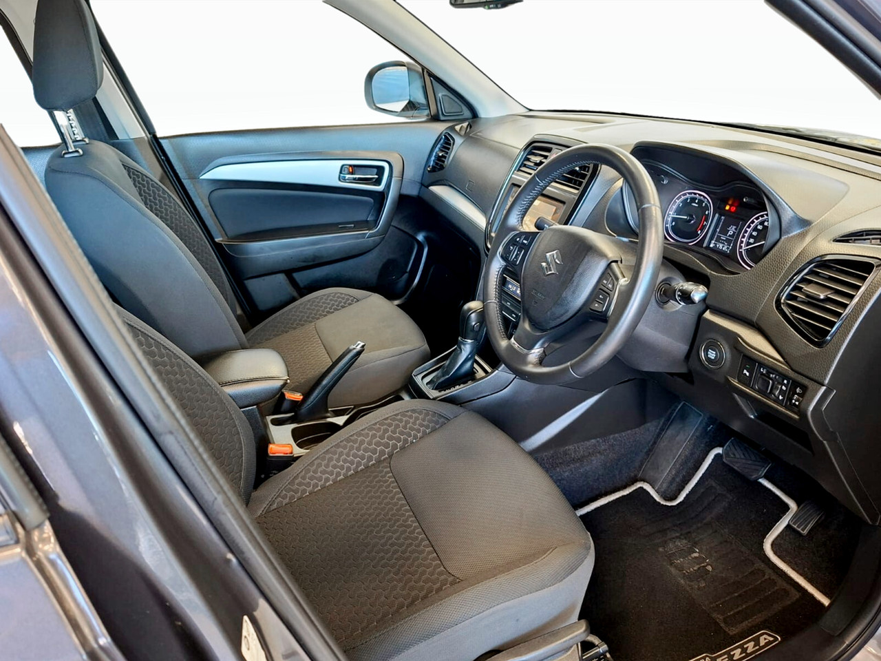 Suzuki Vitara BREZZA 1.5 GLX A/T
