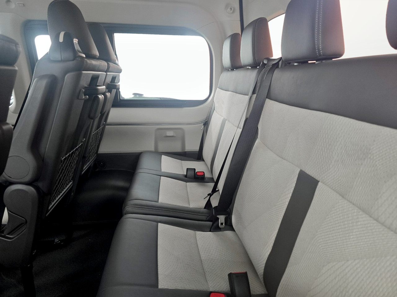 Toyota QUANTUM 2.8 SLWB BUS 14-SEATER GL MANUAL