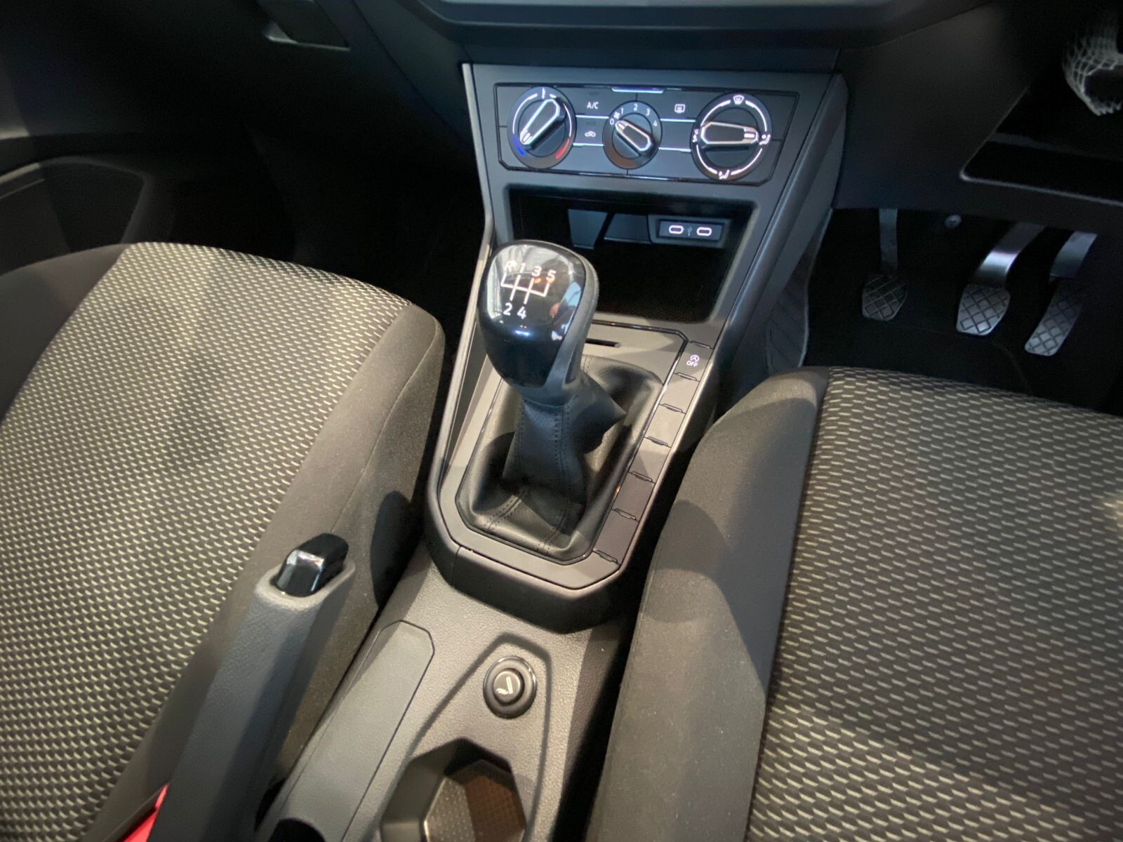 Volkswagen Polo HATCH 1.0TSI 70KW