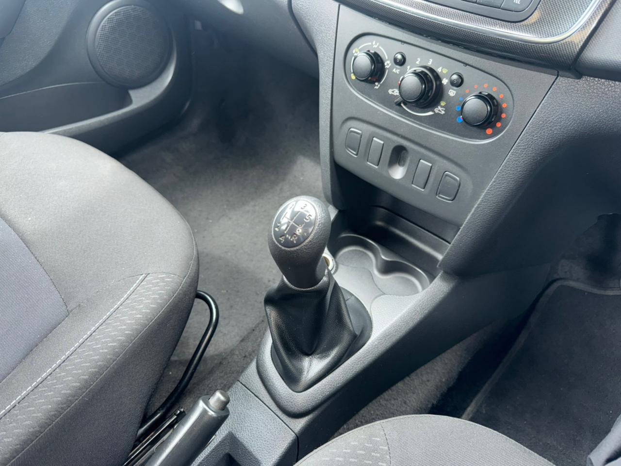 Renault SANDERO 66KW TURBO EXPRESSION (AIRCON)