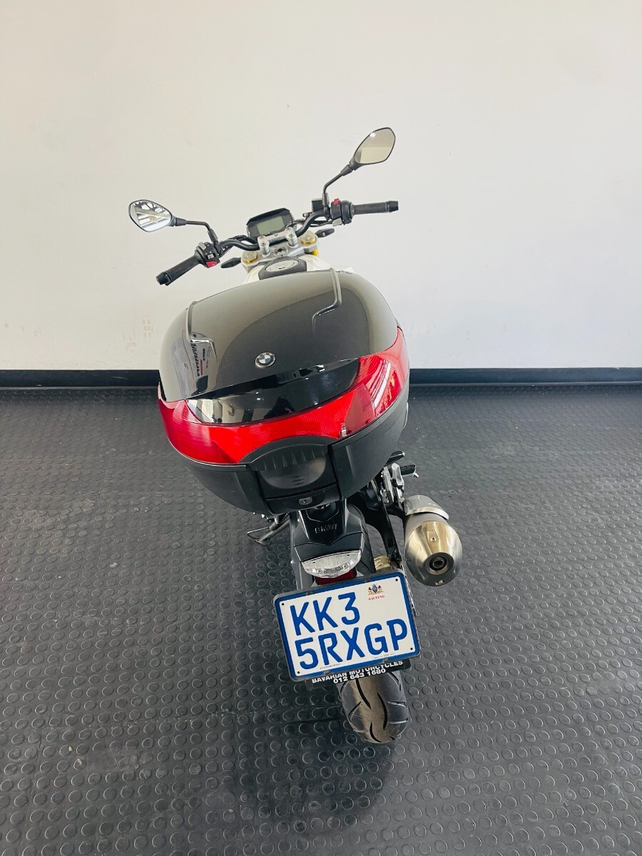 BMW G310 R LIGHT WHITE