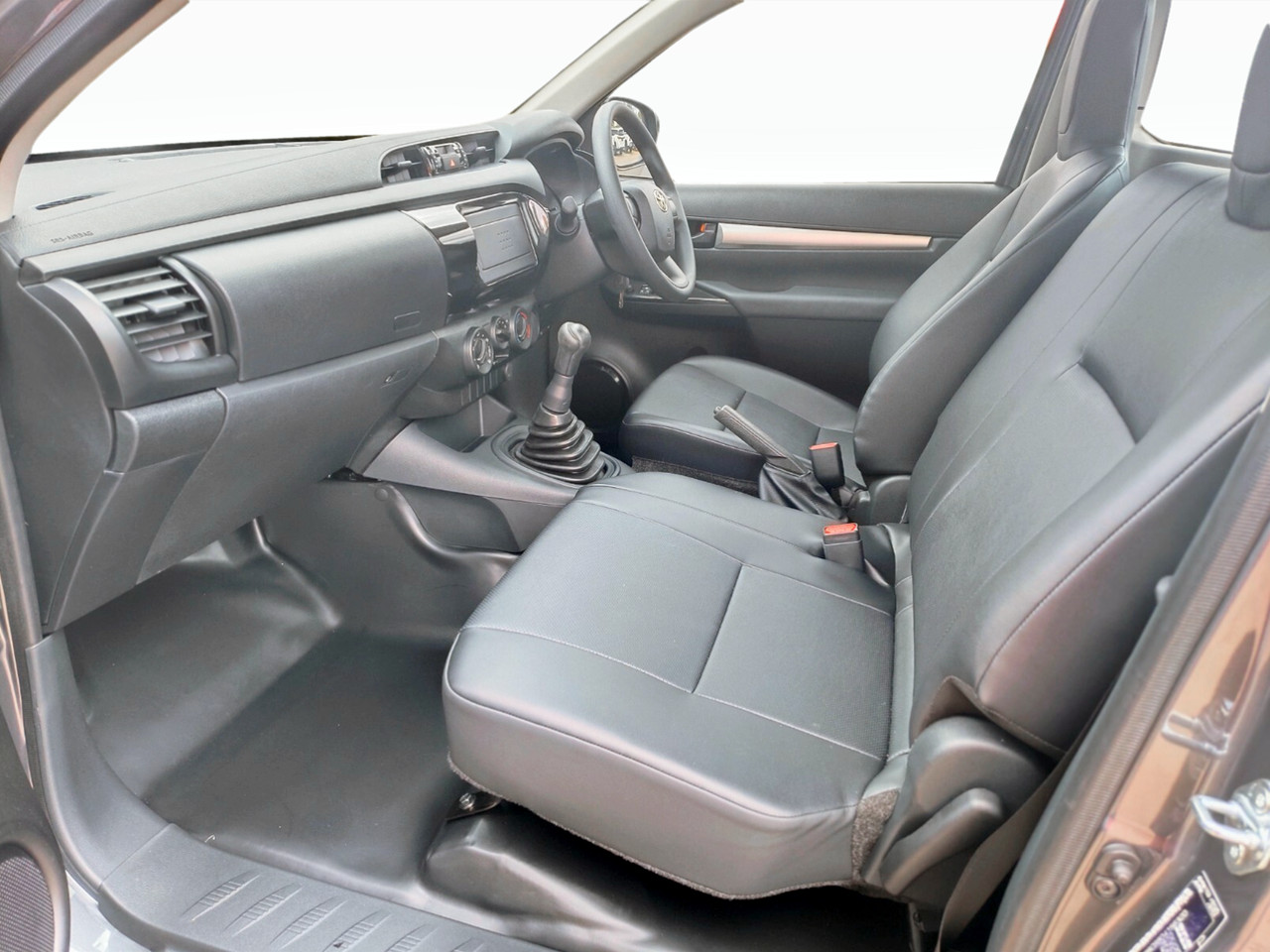 Toyota Hilux 2.4GD SINGLE CAB S (AIRCON)
