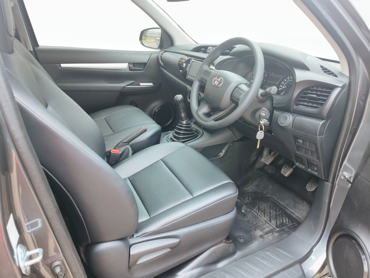 Toyota Hilux 2.4GD SINGLE CAB S (AIRCON)