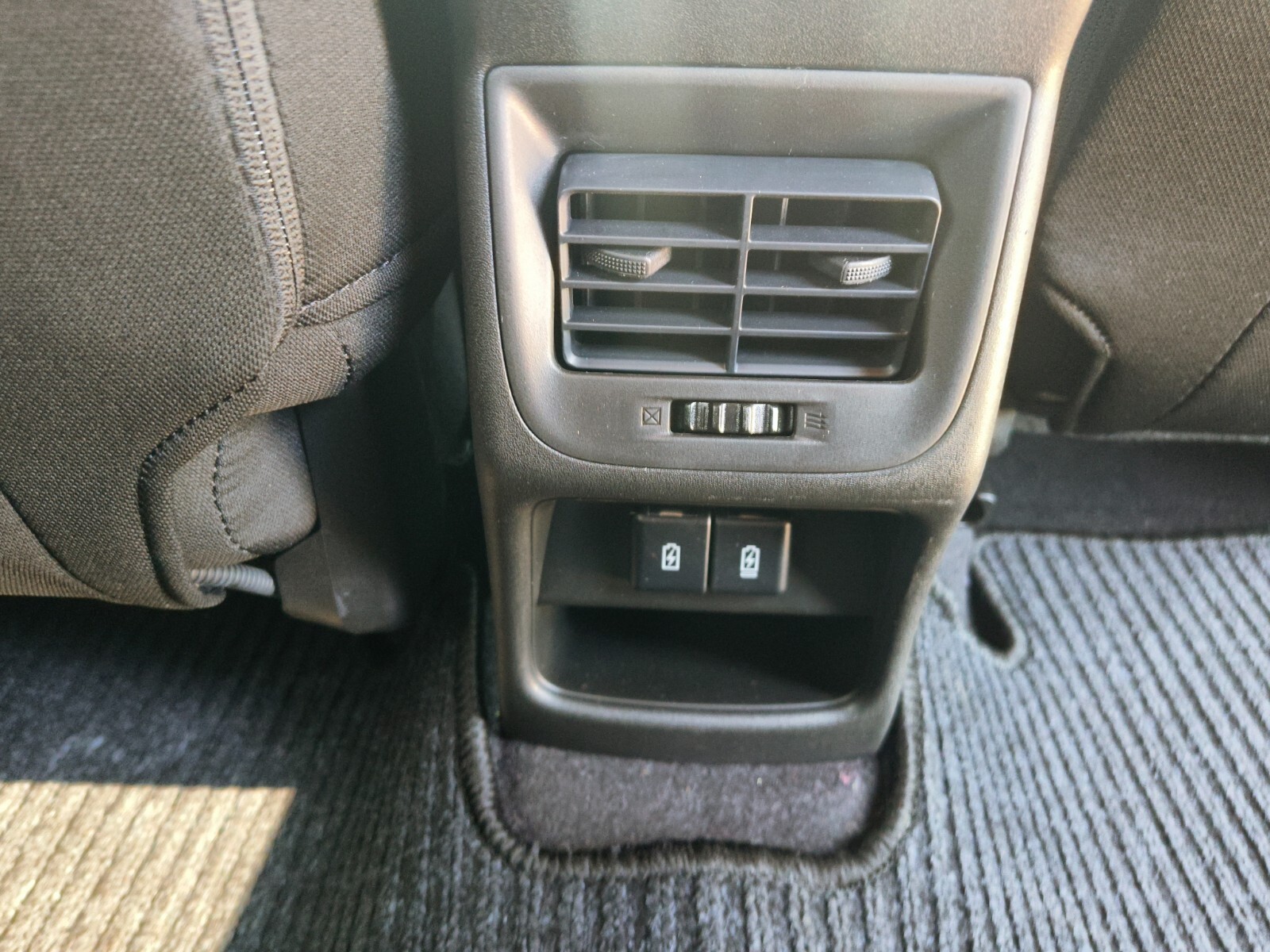 Toyota STARLET CROSS 1.5 XR AUTO