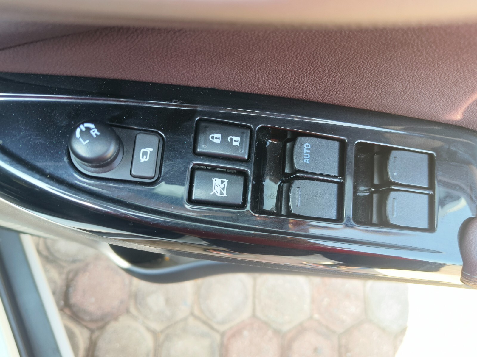 Toyota STARLET CROSS 1.5 XR AUTO