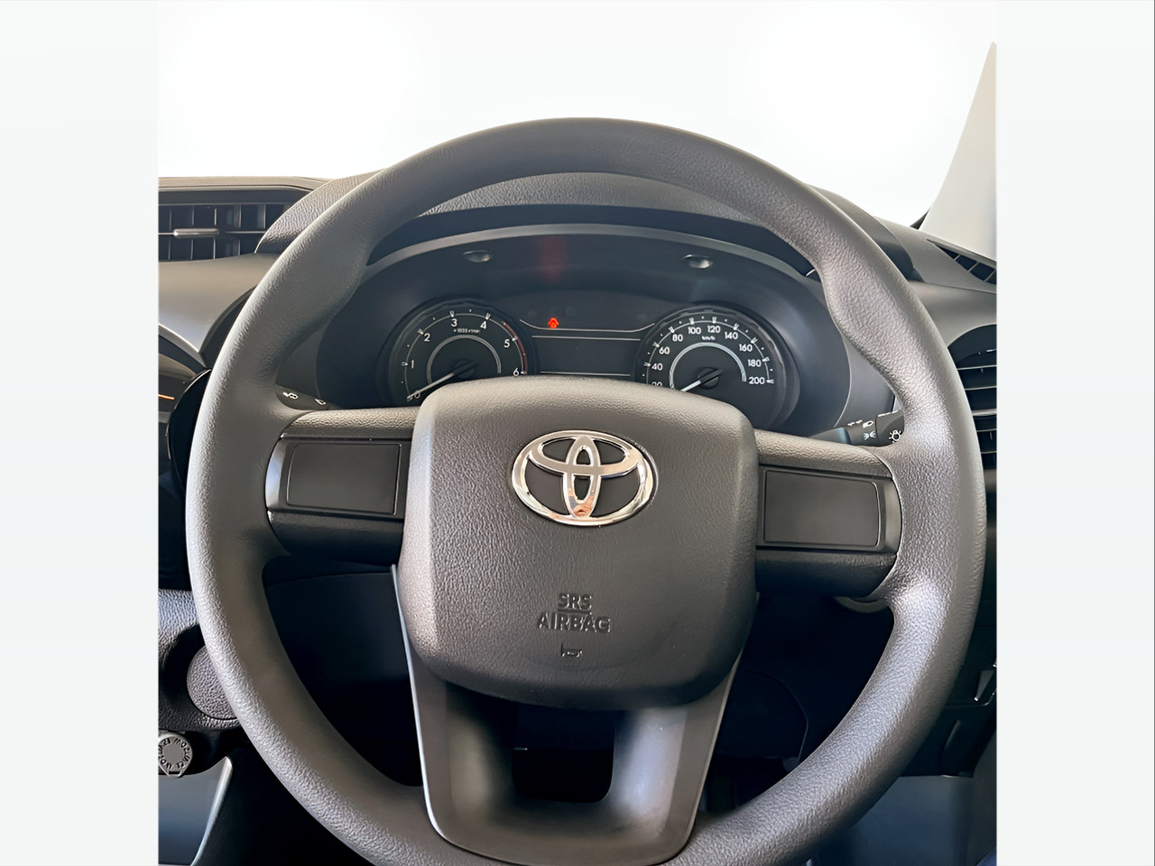 Toyota Hilux 2.4GD SINGLE CAB WITH DRYBOX