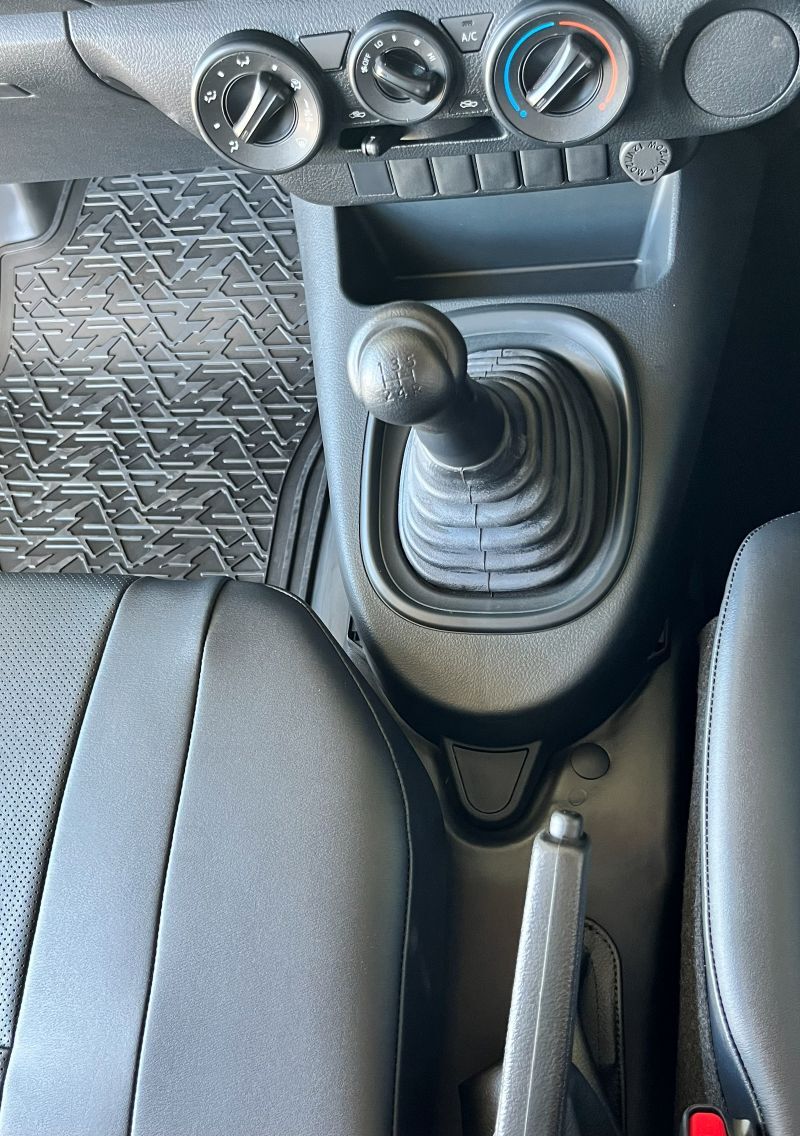 Toyota Hilux 2.4GD SINGLE CAB WITH DRYBOX