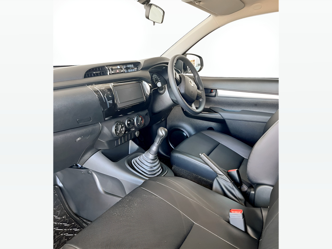 Toyota Hilux 2.4GD SINGLE CAB WITH DRYBOX