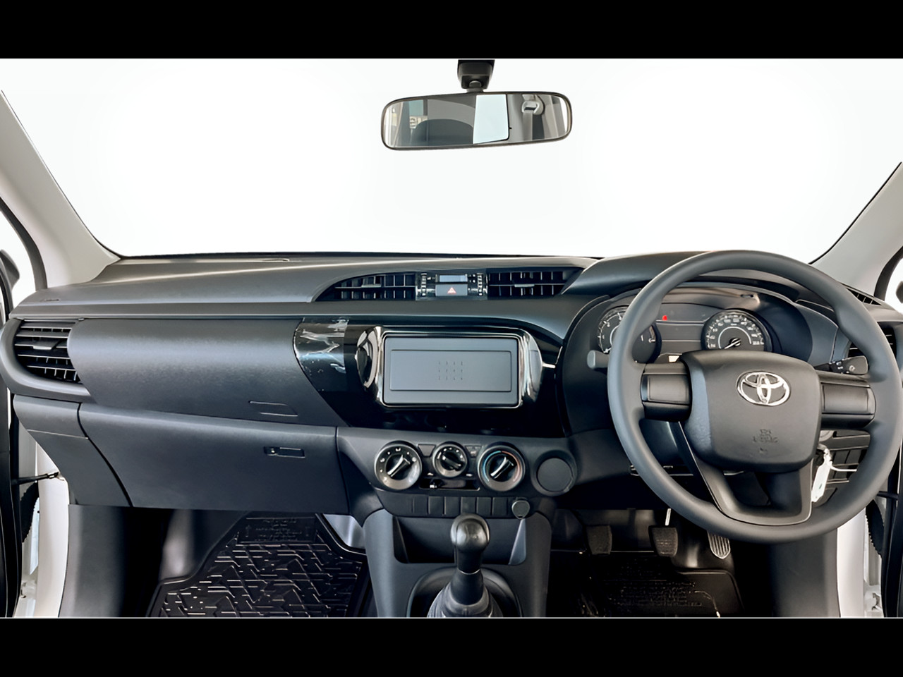 Toyota Hilux 2.4GD SINGLE CAB FLAT DECK