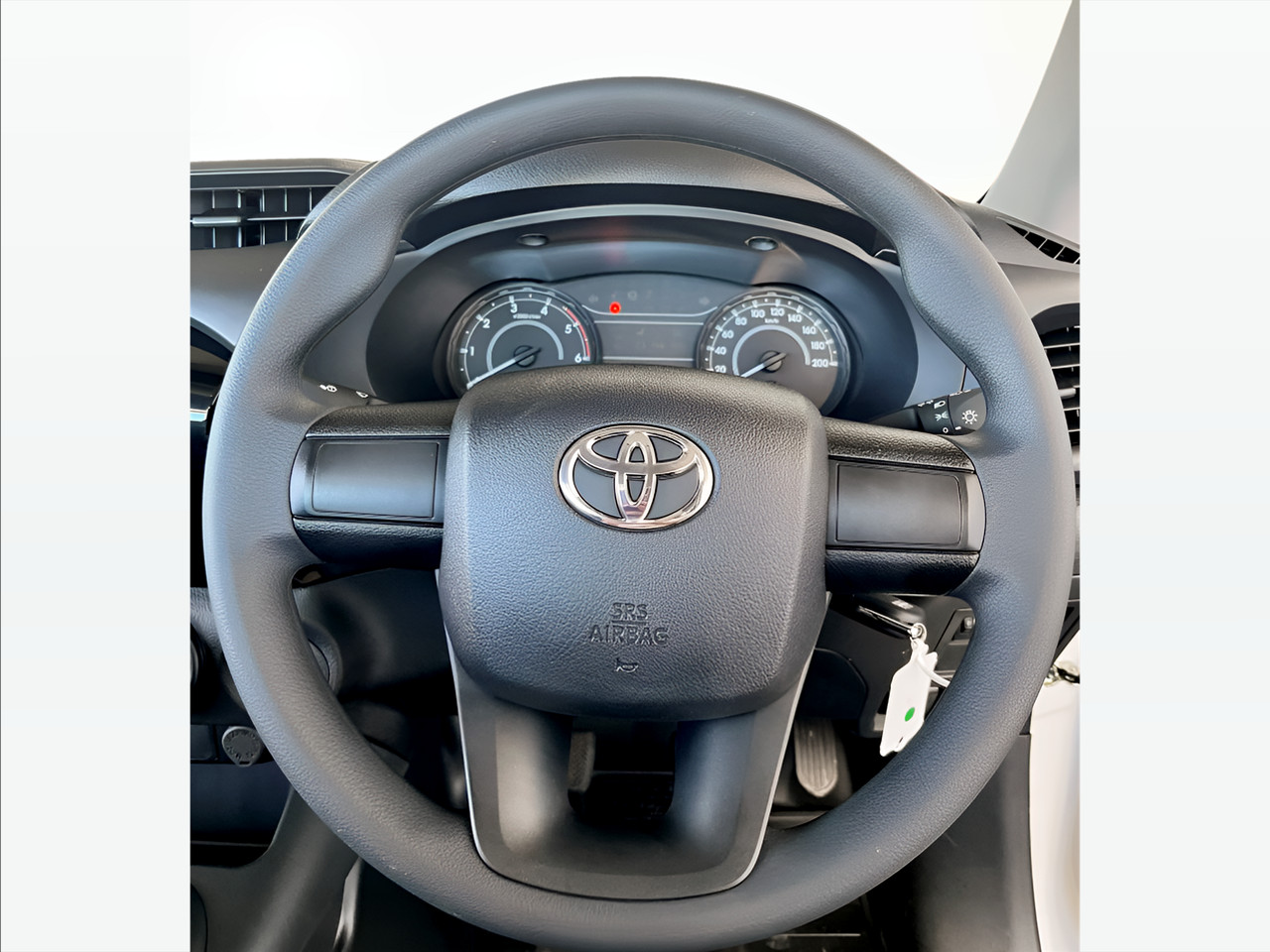 Toyota Hilux 2.4GD SINGLE CAB FLAT DECK
