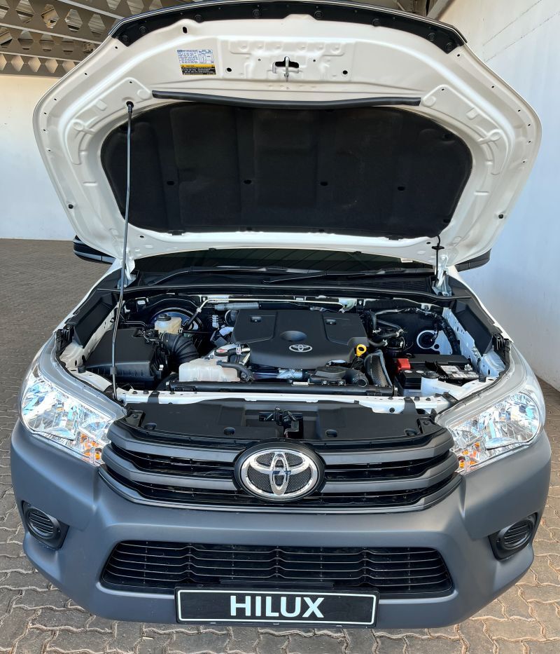Toyota Hilux 2.4GD SINGLE CAB FLAT DECK